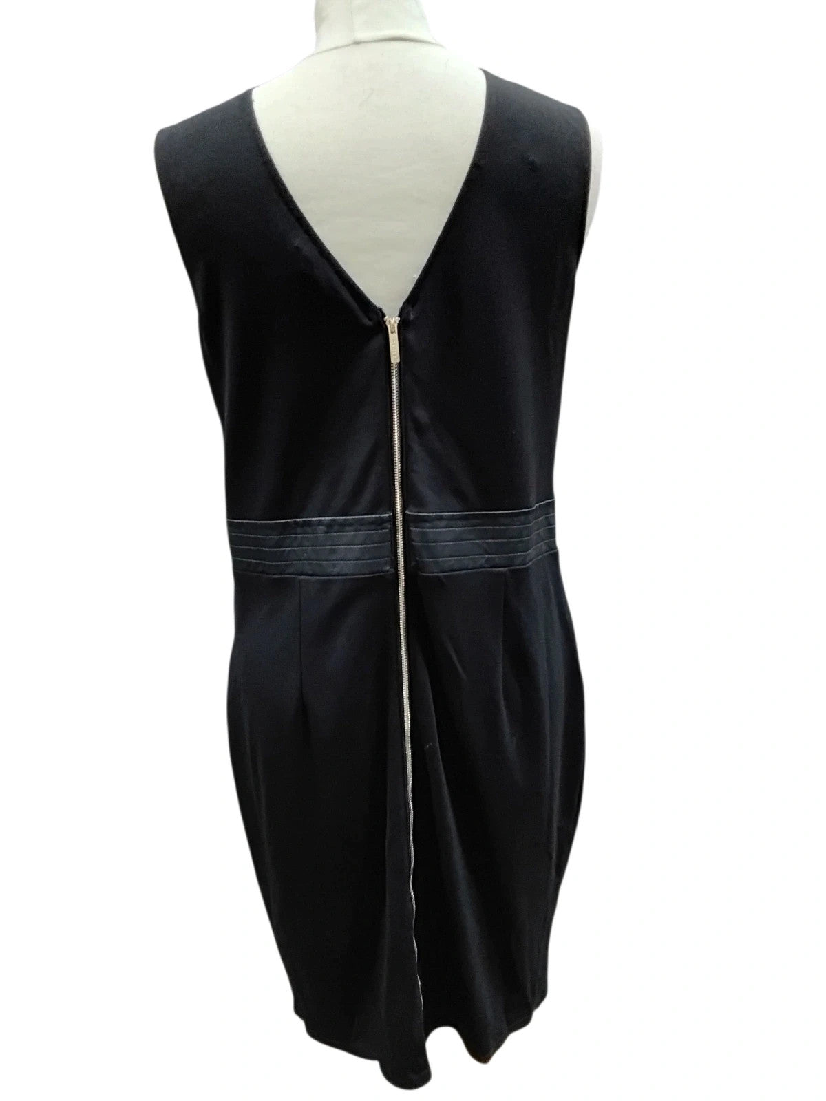 6753 Lipsy London dress