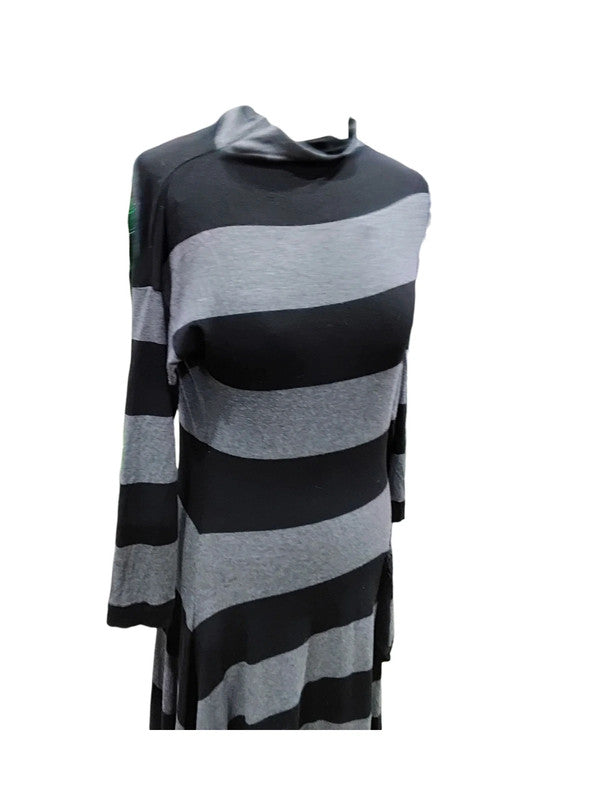 7710 Masai grey and black dress