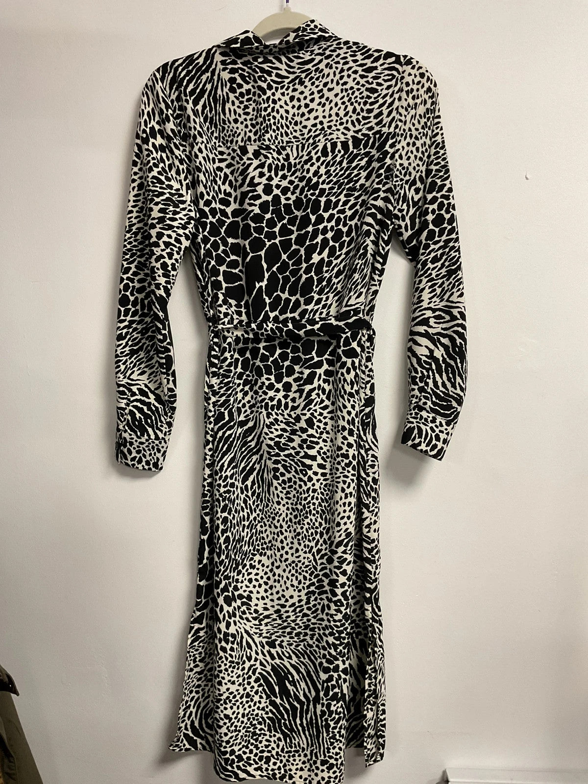 Warehouse dress black and cream size-8 10863LD