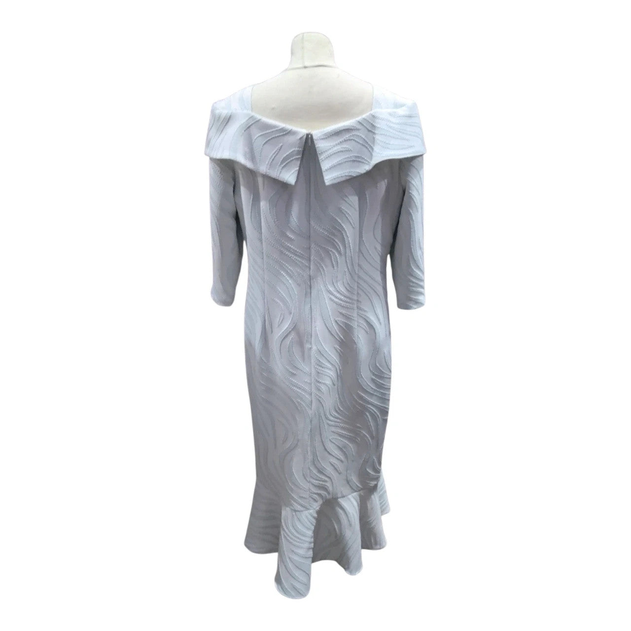 7326 Cassandra Silver duck egg