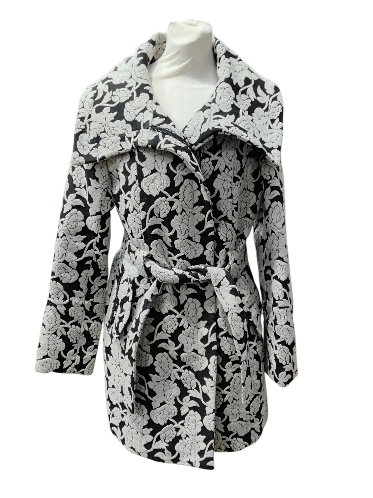 7587 Fancy Fridays black and cream coat