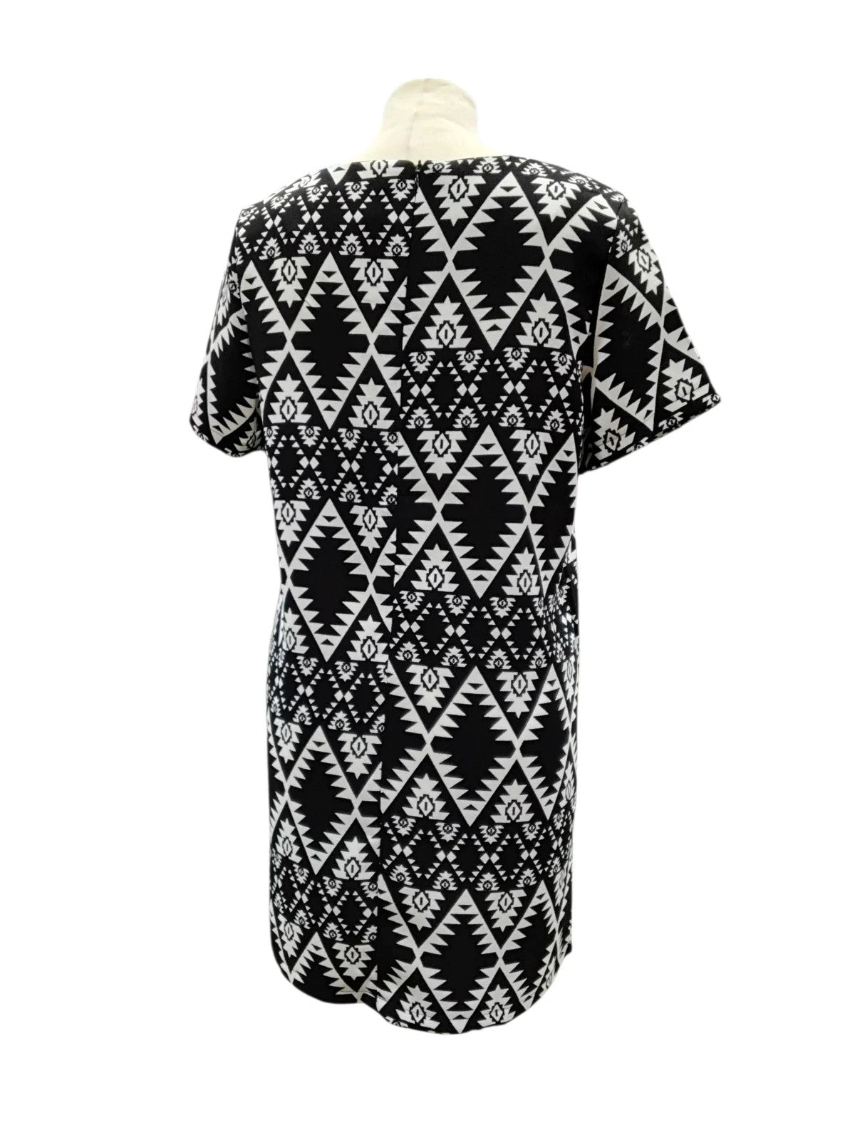 7622 Vera & Lucy black and white dress