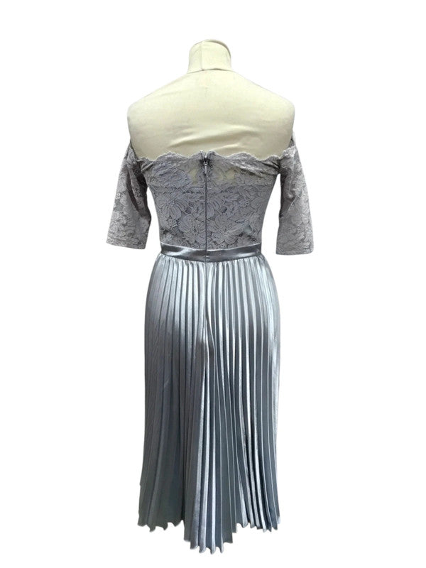 Chi Chi Grey Lace dress Sz 6 7670JO