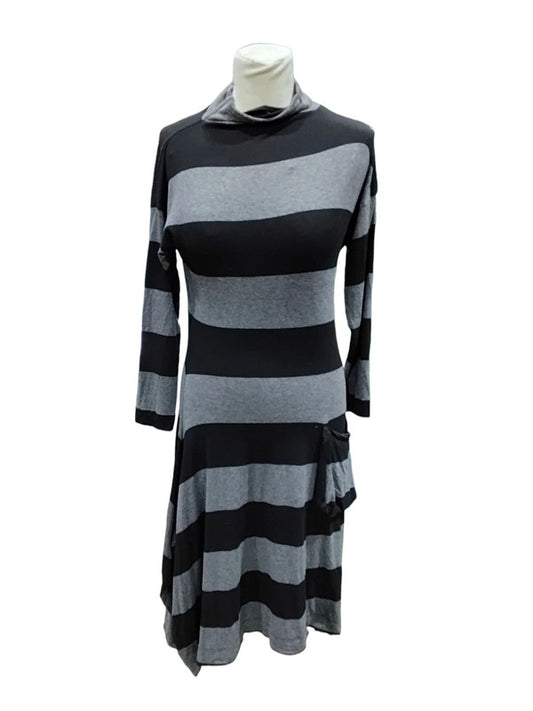 7710 Masai grey and black dress