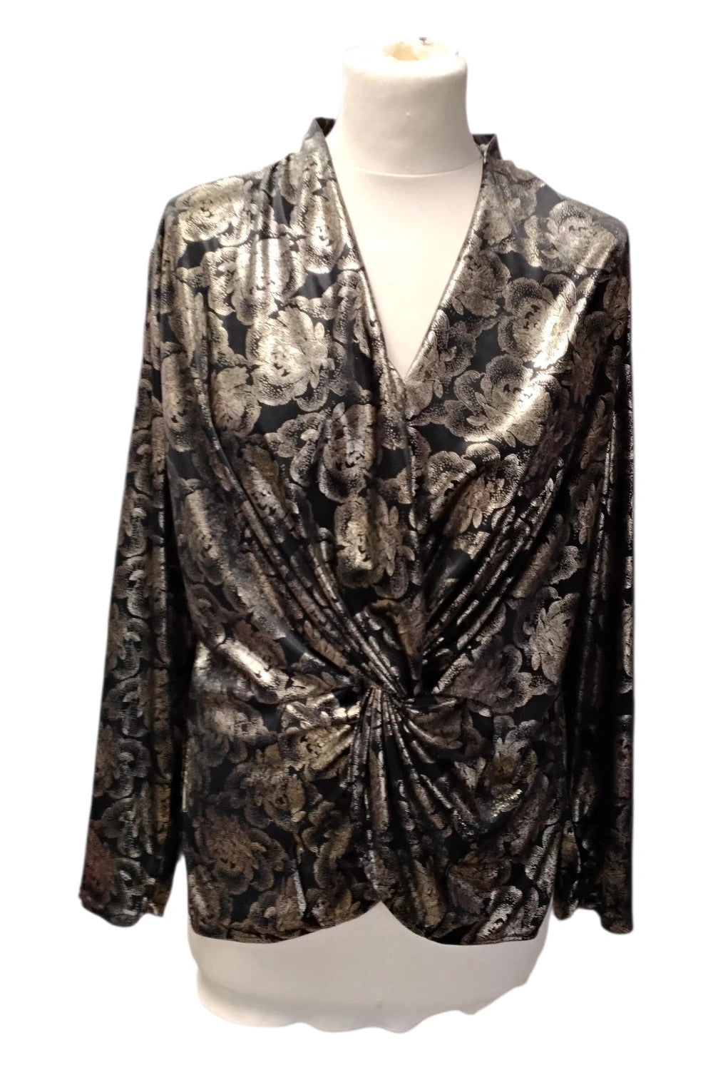 8410 Boohoo gold&black l/s top