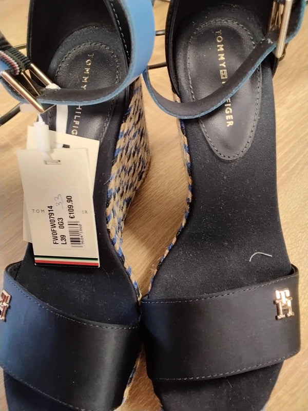 8694 Tommy Hilfiger Navy&blue sandals