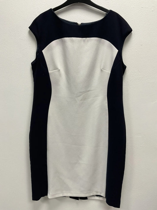 8796 Gerard white and navy short sleeves dress size-18