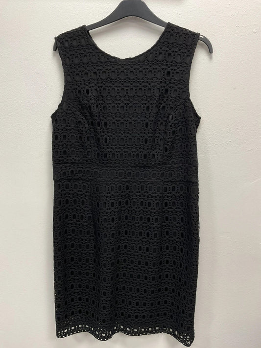 8812 Dunnes black lace dress with zipper size-18