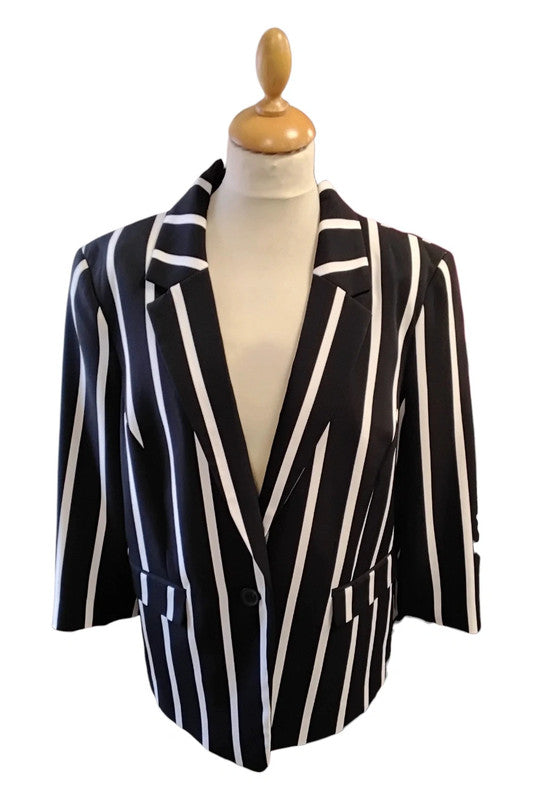 Atmosphere Black&White Blazer Sz 18 8800MG
