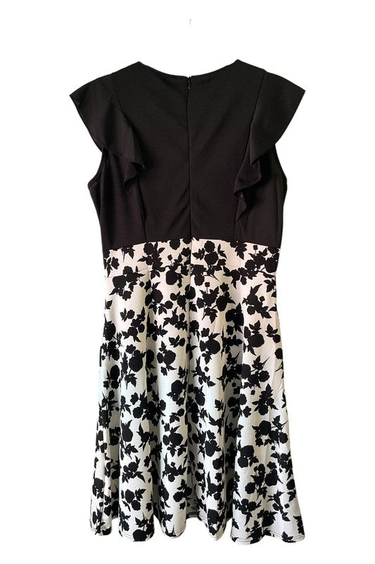 iHot Dress Black and white print fit and flare with ruffle detail Sz XL 9305ACR