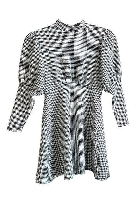 Short black and white dress Size 8 7544JC