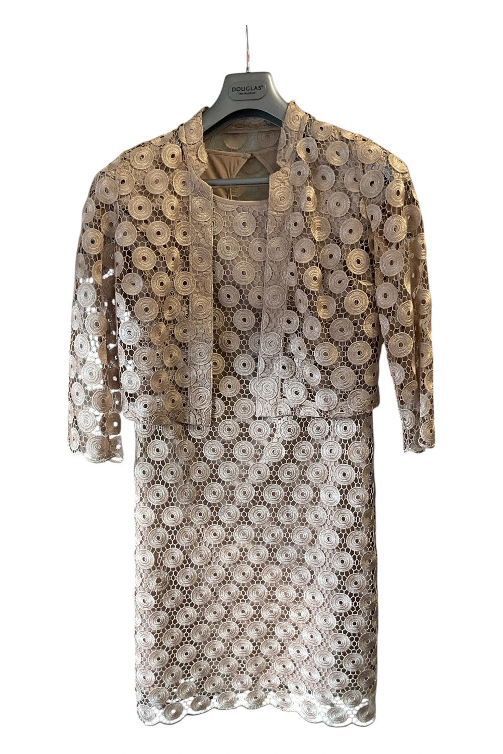 Gold  2 pc suit gold size-12 10497EIM
