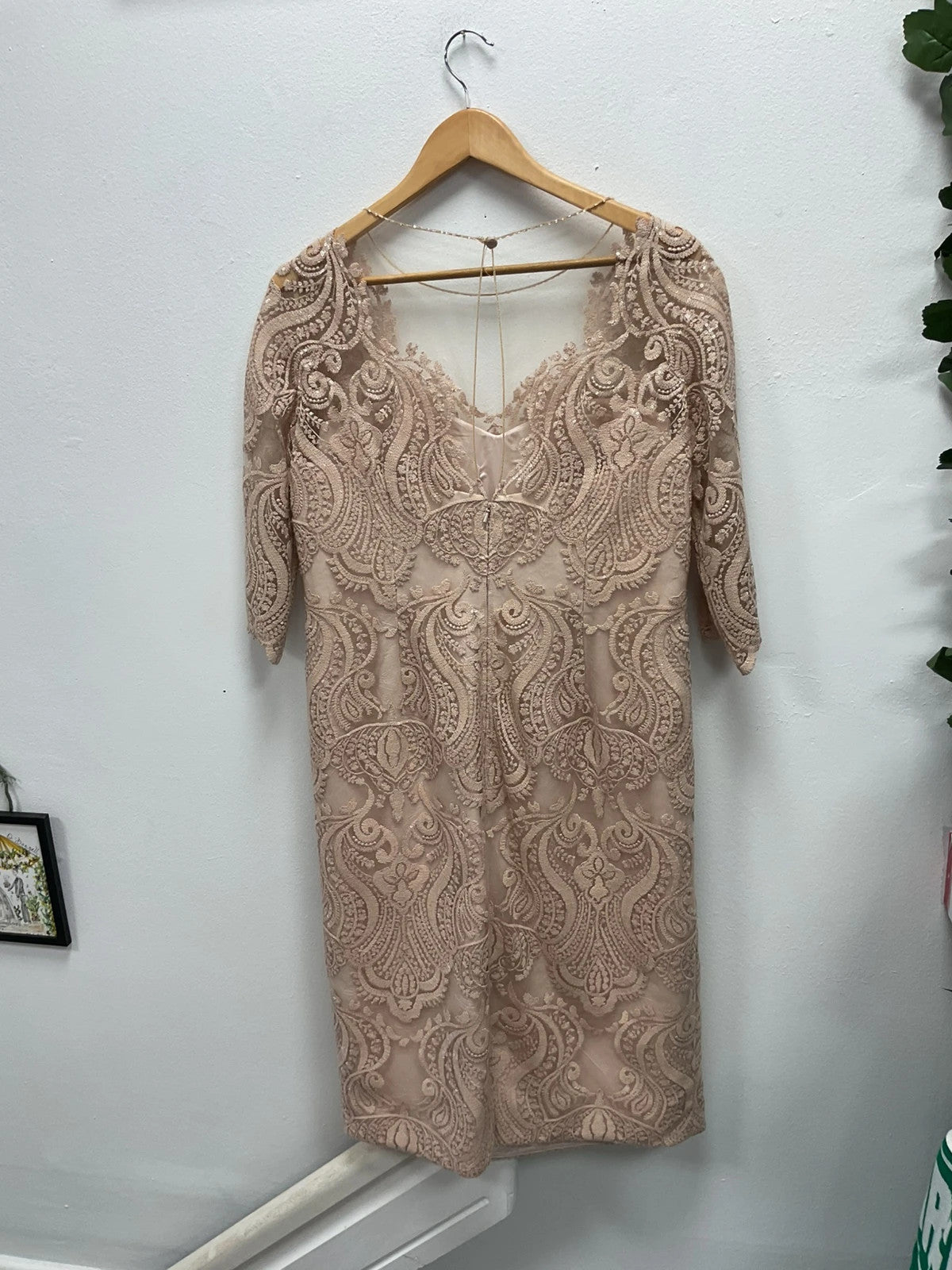 John Charles MOB Dress beige size-18 10275NIA