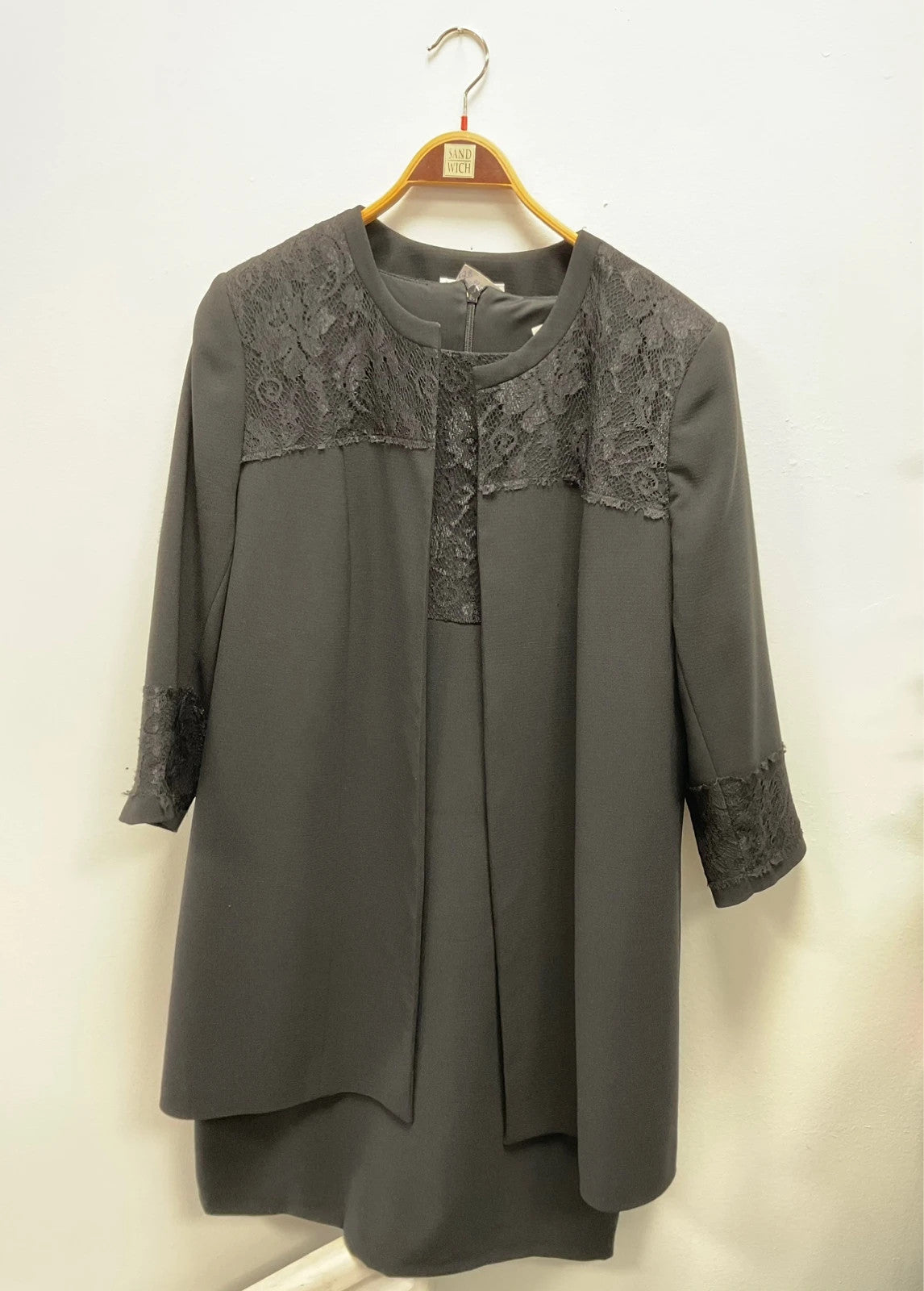 Gerard Two pieces suit black size-16  3978