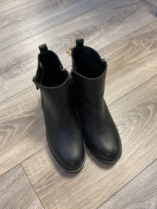 Refresh Boots Black size-38  8130KG