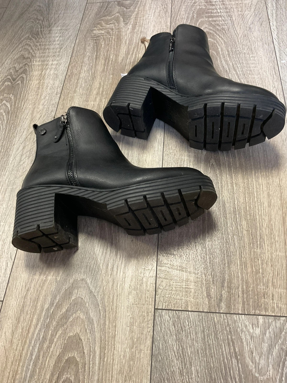 Refresh Boots Black size-38  8130KG