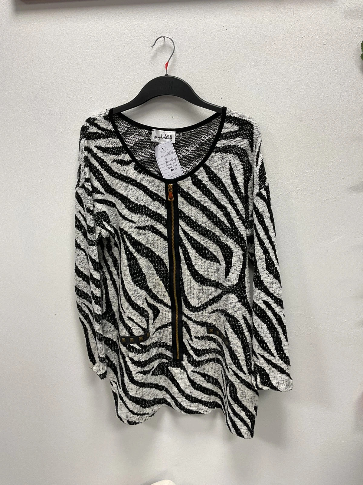 Joseph Ribkoff Top black print size-16  10952MKY
