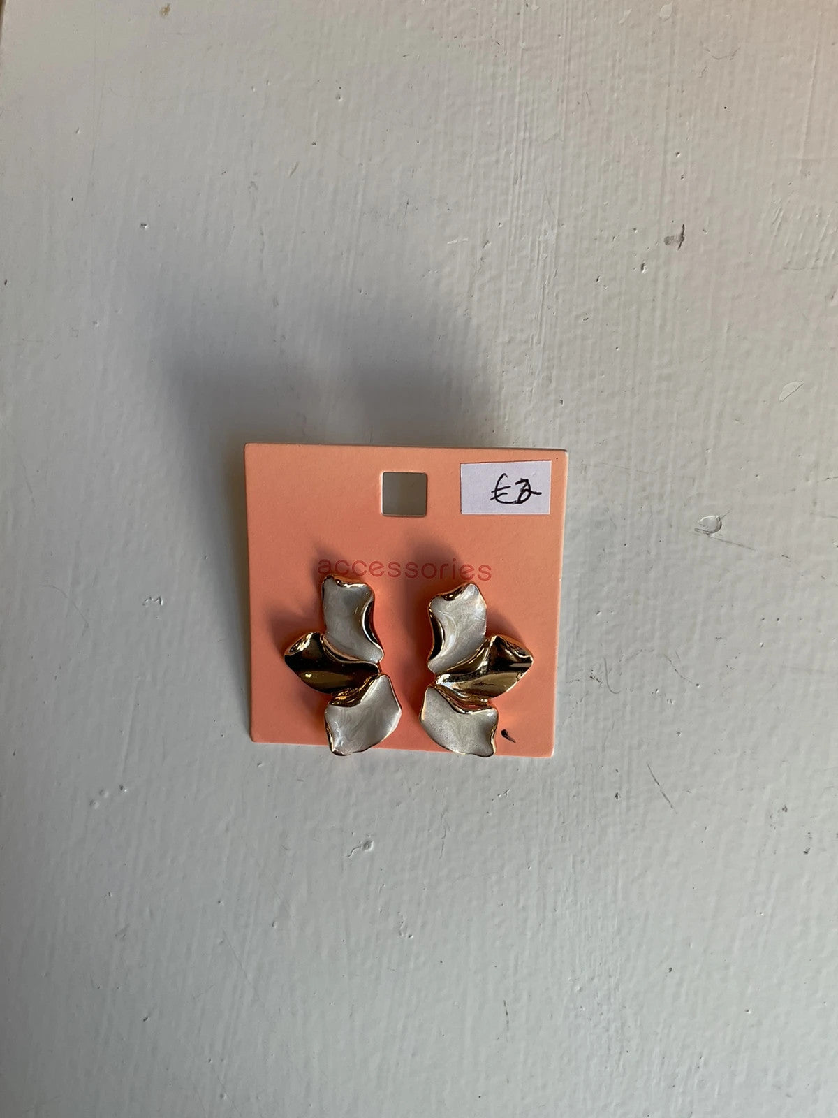 BNWT Accessories Earrings Gold&white