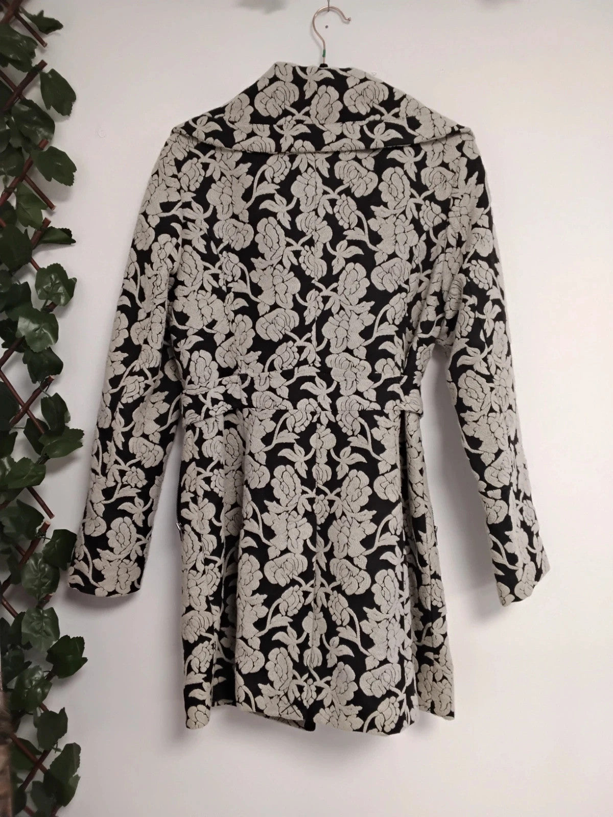 Fancy Friday's Coat Black & cream  size-38/10 7587CJ