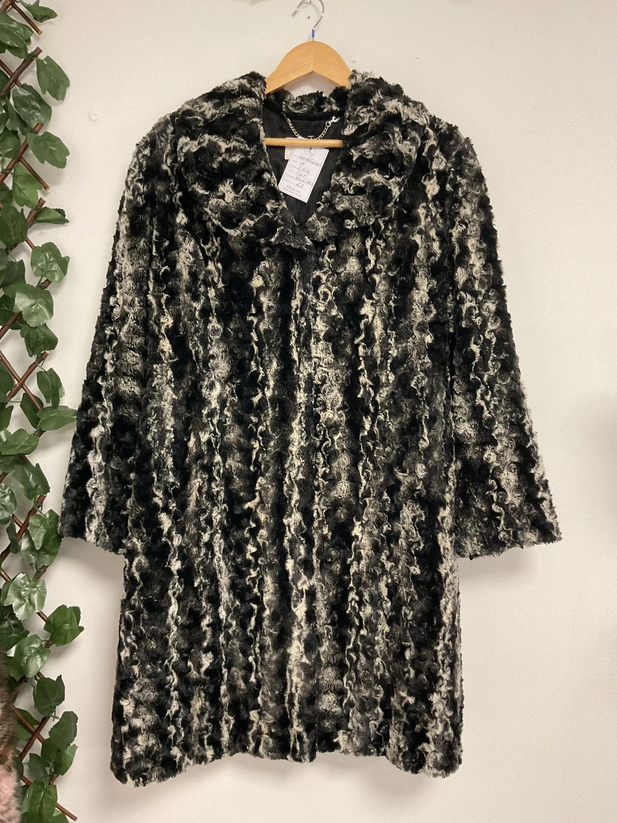 Libra Coat Black & white size-14 11085MC