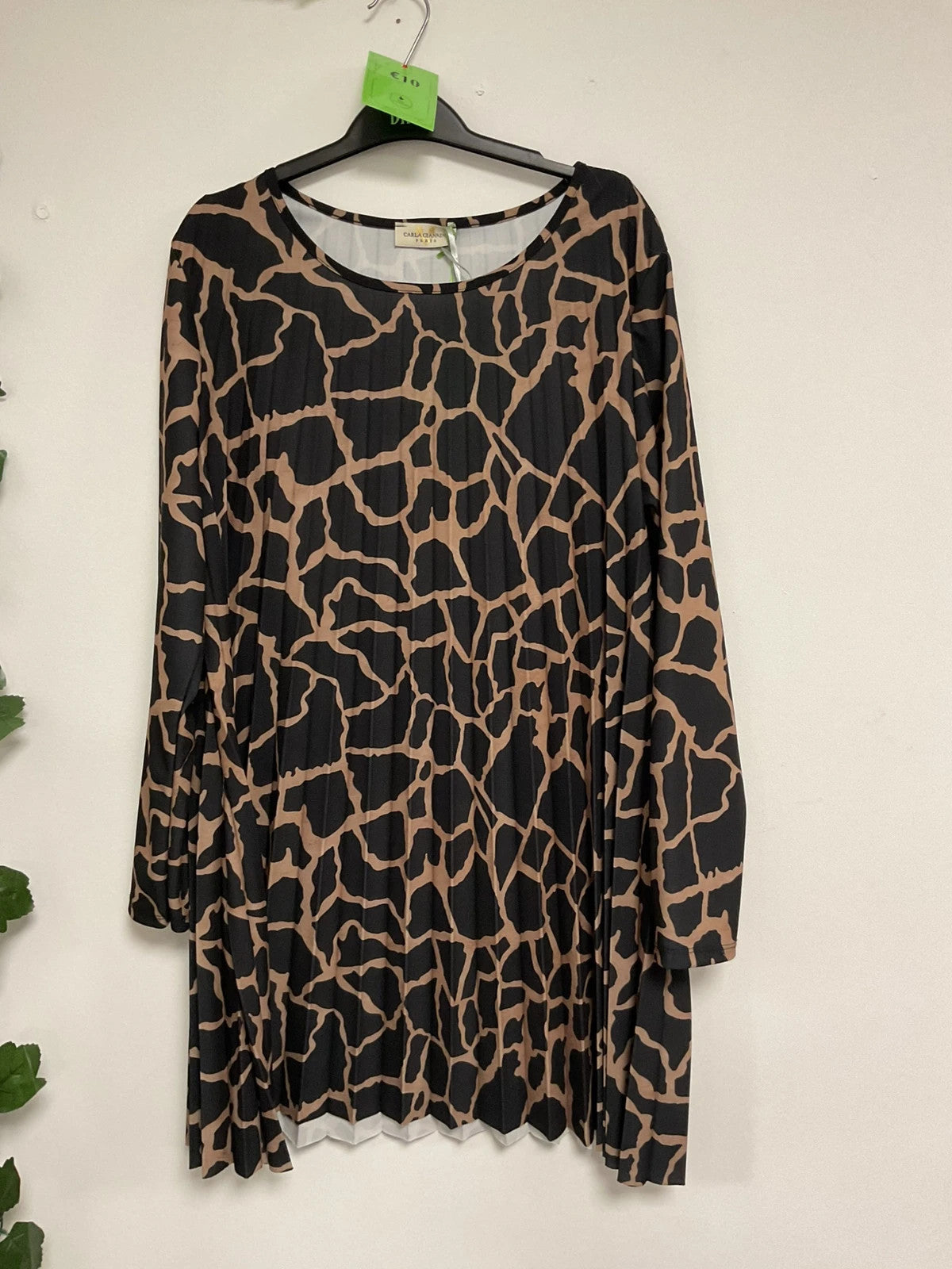 BNWT Carla Gianinni Dress black print size-one (14/16)